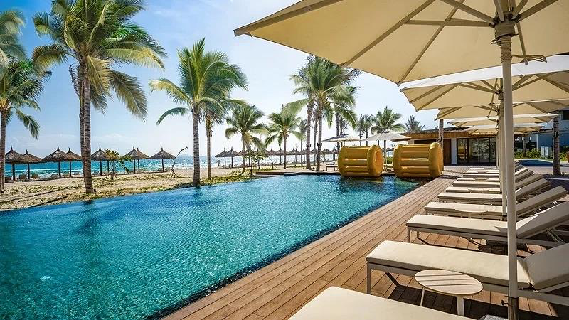 Alma Resort infinity pool